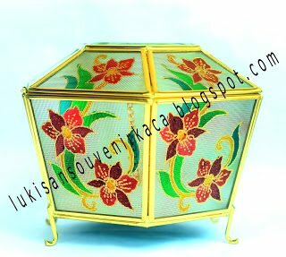 Lukisan Kaca Tempat Permen.jpg