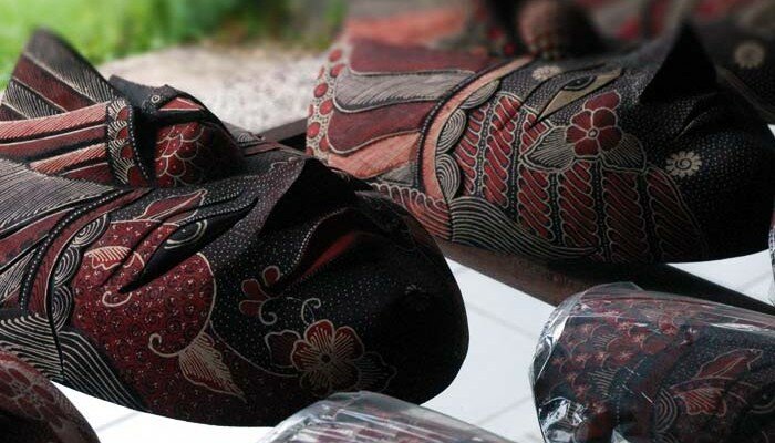 kerajinan batik kayu