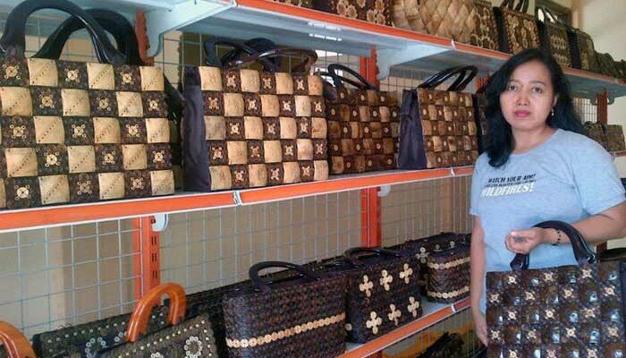 tas batok kelapa emy